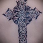 Kelta tetoválásszám 697 - a minta klassz változata, amely sikeresen használható karkötő finomítására és felhelyezésére kelta tetoválásként