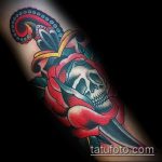 A meglévő tőr és rózsa tetoválás egyedi változata - a rajz alkalmas tőr és fehér rózsa tetováláshoz