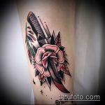 A tőr és a rózsatetoválás remek példája - a rajz alkalmas tőr, rózsa és koponya tetováláshoz