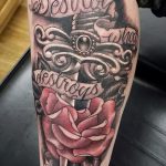 Eredeti példa tőről és rózsatetoválásról - a rajz alkalmas tőr, rózsa és koponya tetoválására