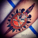 A meglévő tőr és rózsa tetoválás klassz változata - a rajz alkalmas tőr és fehér rózsa tetováláshoz