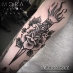 A tőr és a rózsa kivitelezett tetoválásának eredeti változata - a rajz alkalmas tőr, rózsa és koponya tetoválására