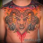 zdjęcie tatuażu kozy numer 338 - fajna wersja wzoru, który można z powodzeniem wykorzystać do przeróbki i zastosowania jako tatuażu koza zjada trawę