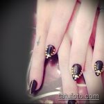 Интересна версия на готовия татуировъчен кръст на пръста - рисунката е подходяща за кръстосана татуировка на показалеца