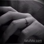 Интересен пример за завършена татуировка на кръст на пръст - рисунката е подходяща за татуировка под формата на кръст на пръст