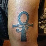 fotó az Ankh kereszt tetoválásról, kelte: 2017.10.27. №054 - Ankh tetoválás -