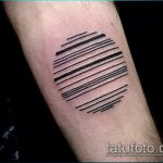 Érvényes példa a befejezett kör tetoválásra - a rajz alkalmas a kar körkörös tetoválására