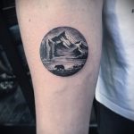 Egy meglévő kör tetoválás érdekes példája - oroszlán kör tetováláshoz alkalmas rajz