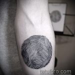 A meglévő kör tetoválás tesztverziója - a rajz alkalmas a kör tetoválására a vállán