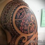 Jó példa egy meglévő kör tetoválásra - a rajz alkalmas a kör tetoválására a mellkason