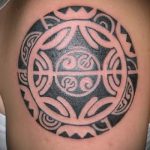 A kör tetoválás menő változata - a rajz alkalmas arra, hogy mit jelent a kör tetoválás