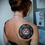 Egy érdekes példa egy kör tetoválásra - a rajz alkalmas tetováló kör mintákhoz