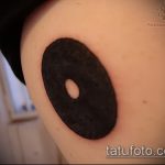 Jó példa a tetovált körre - a rajz alkalmas oroszlán kör tetoválására