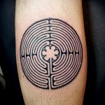 Egy remek példa a tetovált körre - a rajz alkalmas a kör tetoválására a csuklón