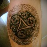 Egy remek példa a tetovált körre - a rajz alkalmas a kör tetoválására a csuklón