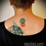 Az alkalmazott kör tetoválás egyedi változata - a rajz alkalmas a mellkas kör tetoválására