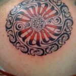 Egy remek példa a kör tetoválásra - a rajz alkalmas a kör körüli tetováláshoz