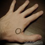 Egy eredeti példa a kör tetoválására - a rajz körkörös váll tetoválásra alkalmas