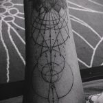 A kész körkörös tetoválás tesztpéldája - a rajz körkörös váll tetoválásra alkalmas