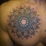 Egy remek példa a tetovált körre - a rajz alkalmas tollal ellátott kör tetoválásra