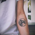 Egy érdekes példa a kész kör tetoválásra - a rajz alkalmas tetoválásra, felirat körben