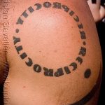 A meglévő kör tetoválás tesztverziója - a rajz alkalmas tollal ellátott kör tetováláshoz