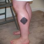 A kivitelezett kör tetoválás egyedi változata - a rajz alkalmas a baráti kör tetoválására