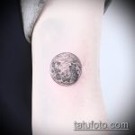 Egy remek példa a tetovált körre - a rajz alkalmas a kör tetoválására a vállán