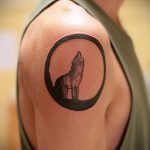 Jó példa a kör tetoválására - a rajz alkalmas egy kör tetoválásra, amelynek belsejében van egy pont