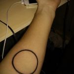 A kivitelezett kör tetoválás érdekes változata - a rajz alkalmas oroszlán kör tetoválásra