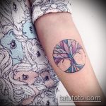 Egy egyedi példa a tetovált körre - a rajz alkalmas tollal ellátott kör tetoválásra