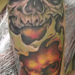 organikus tetoválás # 792 - a minta exkluzív változata, amely sikeresen használható az organikus anyagok átalakítására és felhelyezésére tetoválásként a csuklón