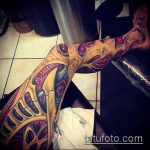 organikus tetoválás # 835 - a minta egyedi változata, amely jól használható a szerves anyagok véglegesítésére és felhelyezésére a lábán tetoválásként