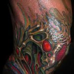 A szerves tetoválás # 859 a minta érdekes változata, amely sikeresen használható a szerves anyagok megváltoztatására és a lábak tetoválására.