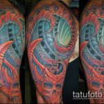 Az organikus tetoválás # 654 a minta méltó változata, amely jól használható szerves anyagok feldolgozására és vállra történő felhelyezésére tetoválásként