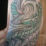 Az organikus tetoválás # 133 a minta méltó változata, amely sikeresen használható a szerves anyagok megváltoztatására és a nyakra való tetoválásra.