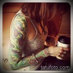 Az organikus tetoválás # 762 a minta méltó változata, amely jól használható organikus anyagok átalakítására és felhelyezésére a lábán tetoválásként