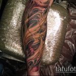 Az organikus tetoválás # 564 a minta klassz változata, amely könnyen felhasználható az organikus anyagok átalakítására és alkalmazására tetoválásként a lábán