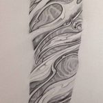 organikus tetoválás # 971 - a minta érdekes változata, amely sikeresen használható a szerves anyagok finomítására és felhelyezésére a lábakon tetoválásként