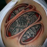 646 -os szerves tetoválás - a minta hűvös változata, amely sikeresen használható az organikus anyagok átalakítására és alkalmazására tetoválásként a lábán