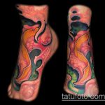 A szerves tetoválás # 367 a minta érdekes változata, amely könnyen használható organikus anyagok feldolgozására és felhelyezésére a lábakon tetoválásként