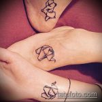 Az origami tetoválás # 546 a minta klassz változata, amely sikeresen használható változtatásra és alkalmazásra origami stílusú tetoválásként