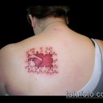 185 -ös tetováló puzzle - a minta hűvös változata, amely sikeresen használható felülvizsgálatra és alkalmazásra tetováló puzzle -ként a lábán