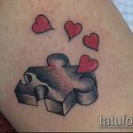 A 437 -es számú tetováló puzzle a minta hűvös változata, amely sikeresen használható a rejtvények véglegesítésére és a nyakon való tetoválásra.