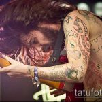 №909 tetováló rejtvény - a minta exkluzív változata, amely sikeresen használható átalakítására és tetováló rejtvényként való alkalmazására a lábán