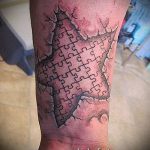 az 522 -es számú tetováló puzzle - a minta hűvös változata, amely jól használható változtatáshoz és tetováláshoz a fül mögött