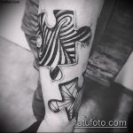 39. számú tetováló puzzle - a minta hűvös változata, amely sikeresen használható változtatásra és tetováló rejtvényként történő alkalmazásra a karon