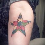 A 221 -es számú tetováló puzzle a minta klassz változata, amely sikeresen használható a szerelem átalakítására és alkalmazására tetováló puzzle -ként