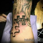 №310 tetováló rejtvény - a kép exkluzív változata, amely sikeresen használható a véglegesítéshez és a tetoválás rejtvényterületként történő alkalmazásához