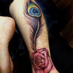 fotó egy pávatoll tetoválásról, kelte: 2018.06.26. №048 - tetoválás pávatoll -